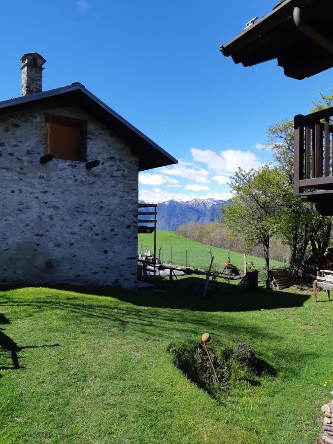 Casa Indipendente Val D'Ayas - Challand Saint Anselme Exteriör bild